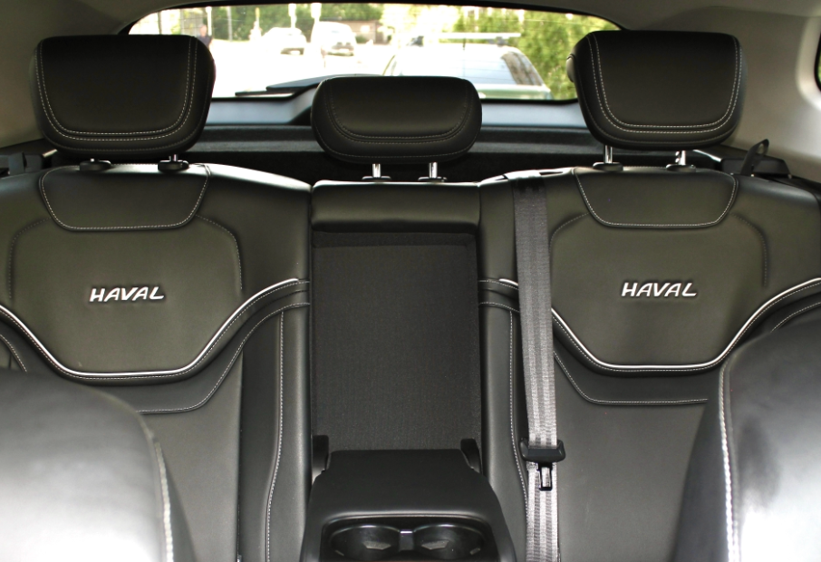 Аренда haval jolion стандарт класса 2024 года в городе Москва Славянский бульвар от 4000 руб./сутки, передний привод, двигатель: бензин, объем 1.5 литров, ОСАГО (Мультидрайв), без водителя, недорого, вид 4 - RentRide