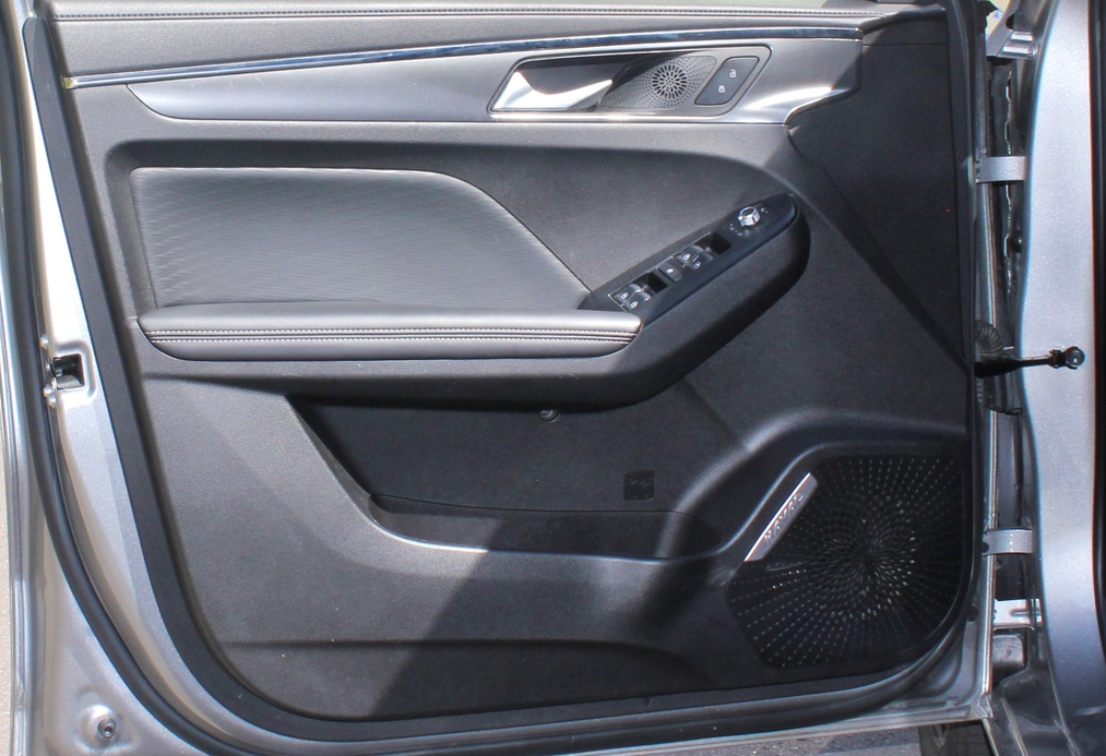 Аренда haval jolion стандарт класса 2024 года в городе Москва Славянский бульвар от 4000 руб./сутки, передний привод, двигатель: бензин, объем 1.5 литров, ОСАГО (Мультидрайв), без водителя, недорого, вид 6 - RentRide