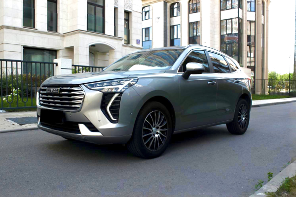 Прокат авто haval jolion стандарт класса 2024 года в городе Москва Славянский бульвар от 4000 руб./сутки, передний привод, двигатель: бензин, объем 1.5 литров, ОСАГО (Мультидрайв), без водителя, недорого - RentRide