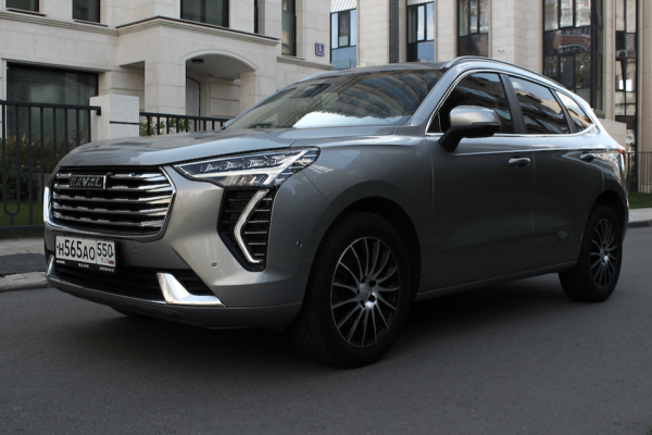 Прокат авто haval jolion бизнес класса 2024 года в городе Москва Славянский бульвар от 6350 руб./сутки, передний привод, двигатель: бензин, объем 1.5 литров, ОСАГО (Мультидрайв), без водителя, недорого - RentRide