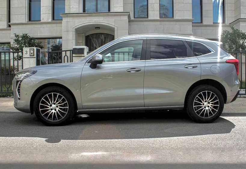 Аренда haval jolion стандарт класса 2024 года в городе Москва Славянский бульвар от 4000 руб./сутки, передний привод, двигатель: бензин, объем 1.5 литров, ОСАГО (Мультидрайв), без водителя, недорого, вид 2 - RentRide