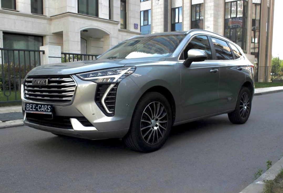 Аренда haval jolion стандарт класса 2024 года в городе Москва Славянский бульвар от 4000 руб./сутки, передний привод, двигатель: бензин, объем 1.5 литров, ОСАГО (Мультидрайв), без водителя, недорого - RentRide