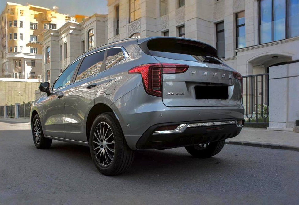 Аренда haval jolion стандарт класса 2024 года в городе Москва Славянский бульвар от 4000 руб./сутки, передний привод, двигатель: бензин, объем 1.5 литров, ОСАГО (Мультидрайв), без водителя, недорого, вид 3 - RentRide