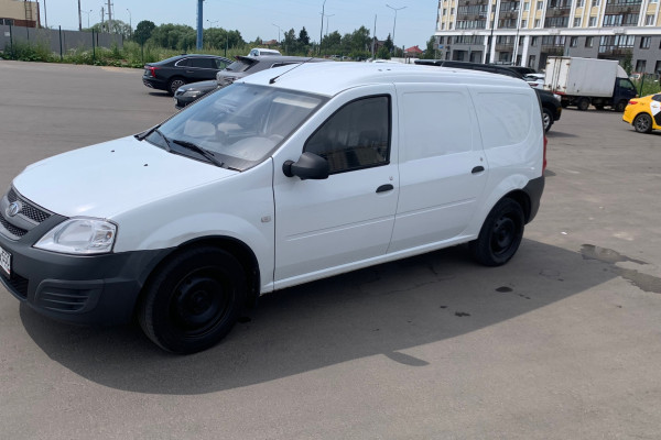 Прокат авто lada largus эконом класса 2015 года в городе Москва Бунинская аллея от 1400 руб./сутки, передний привод, двигатель: бензин, объем 1.6 литров, ОСАГО (Впишу в полис), без водителя, недорого - RentRide