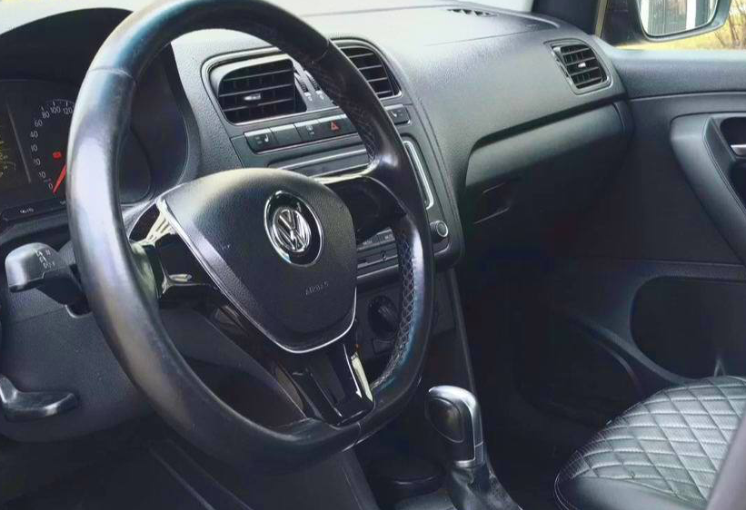Аренда volkswagen polo эконом класса 2018 года в городе Москва Матвеевское от 2800 руб./сутки, передний привод, двигатель: бензин, объем 1.6 литров, каско (Мультидрайв), ОСАГО (Мультидрайв), без водителя, недорого, вид 4 - RentRide