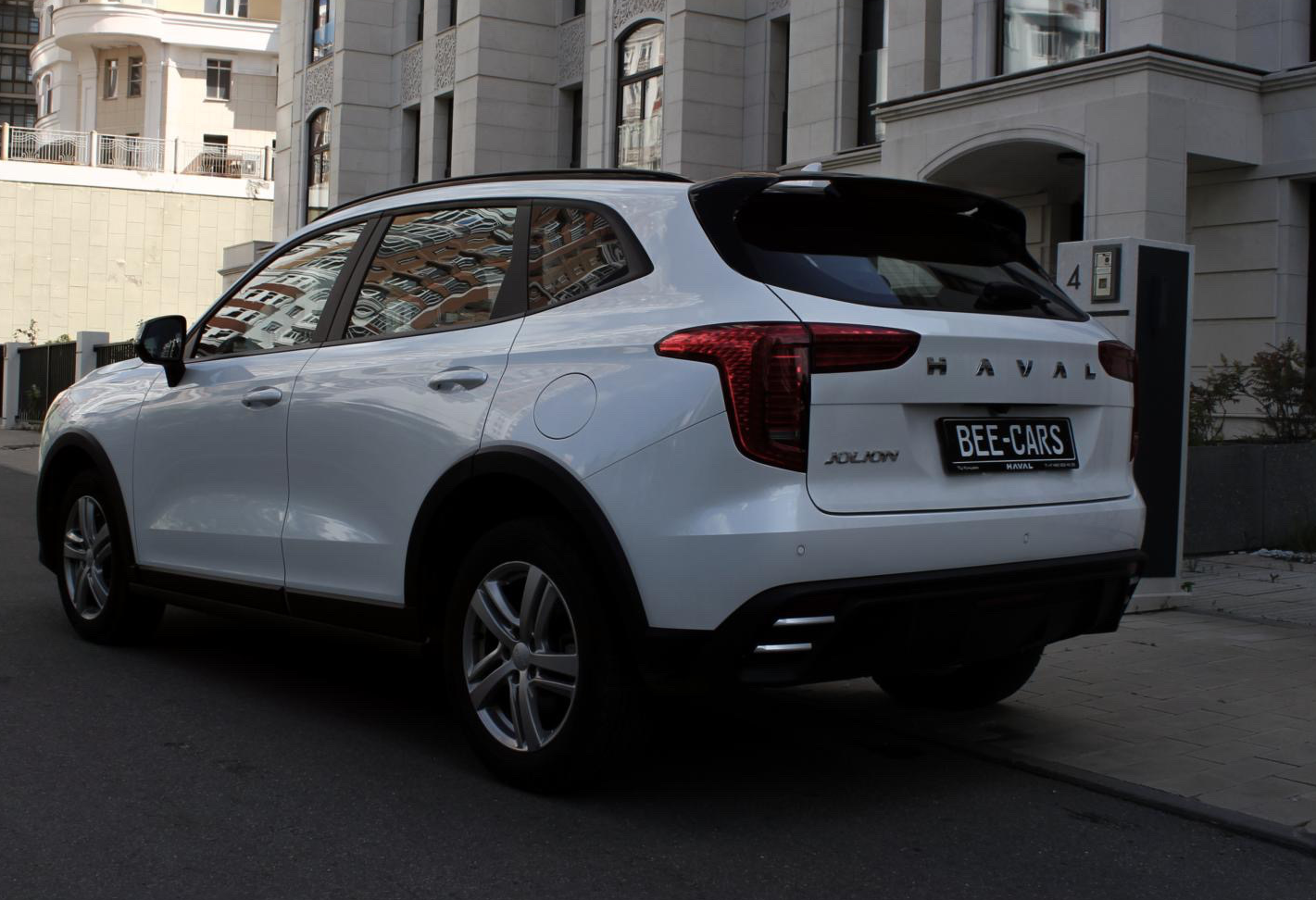 Аренда haval jolion стандарт класса 2024 года в городе Москва Матвеевское от 6000 руб./сутки, передний привод, двигатель: бензин, объем 1.5 литров, ОСАГО (Мультидрайв), без водителя, недорого, вид 5 - RentRide