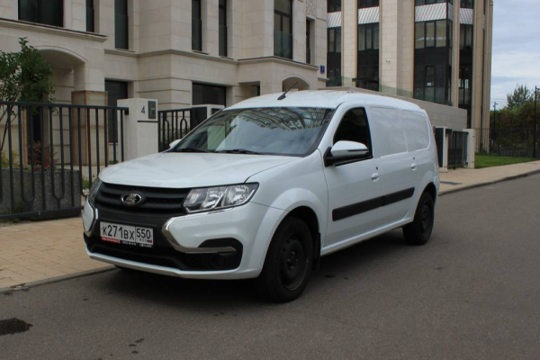 Прокат авто lada largus эконом класса 2024 года в городе Москва Славянский бульвар от 2900 руб./сутки, передний привод, двигатель: бензин, объем 1.6 литров, ОСАГО (Мультидрайв), без водителя, недорого - RentRide