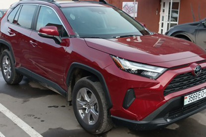 Прокат авто toyota rav4 бизнес класса 2023 года в городе Москва Волгоградский проспект от 5200 руб./сутки, полный привод, двигатель: бензин, объем 2.5 литров, ОСАГО (Мультидрайв), без водителя, недорого - RentRide