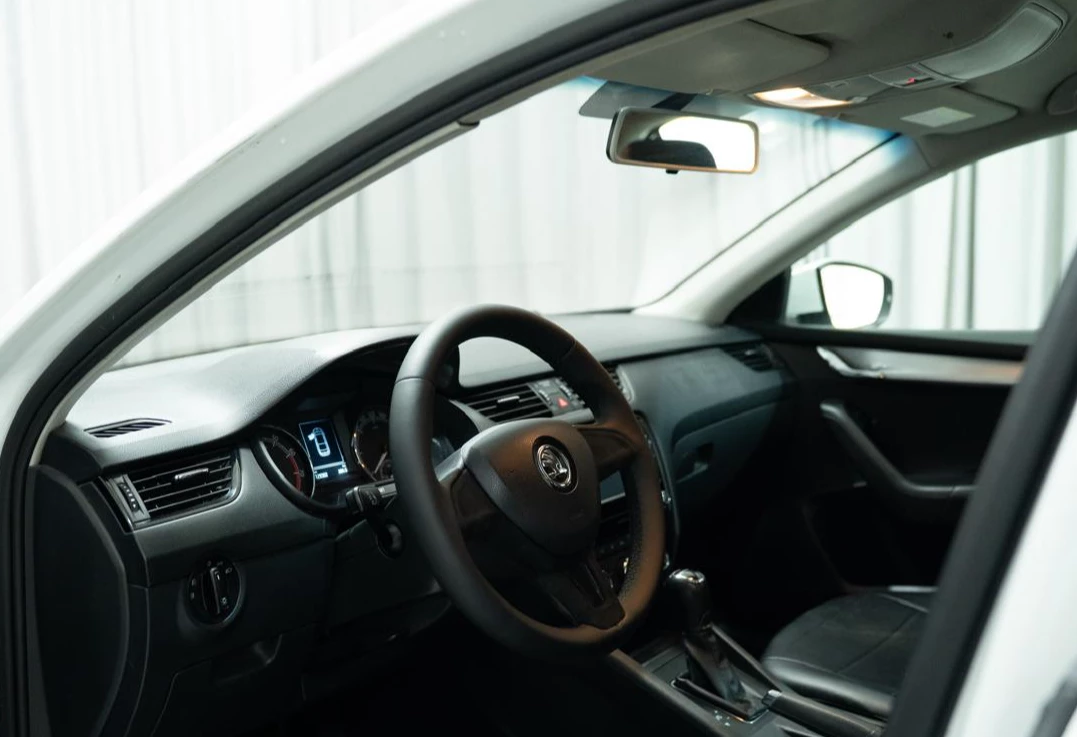 Аренда skoda octavia эконом класса 2019 года в городе Москва Яхромская от 1900 руб./сутки, передний привод, двигатель: газ, объем 1.6 литров, ОСАГО (Мультидрайв), без водителя, недорого, вид 7 - RentRide