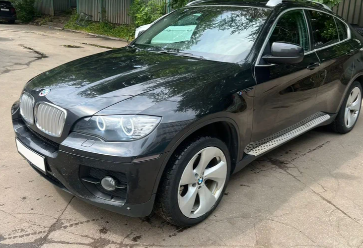 Аренда bmw x6 комфорт класса 2010 года в городе Москва от 4000 руб./сутки, полный привод, двигатель: дизель, объем 3 литра, ОСАГО (Впишу в полис), без водителя, недорого, вид 3 - RentRide