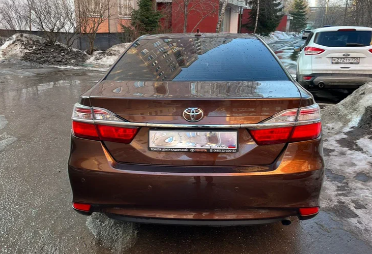 Аренда toyota camry стандарт класса 2017 года в городе Москва от 3200 руб./сутки, передний привод, двигатель: бензин, объем 2 литра, ОСАГО (Впишу в полис), без водителя, недорого, вид 3 - RentRide