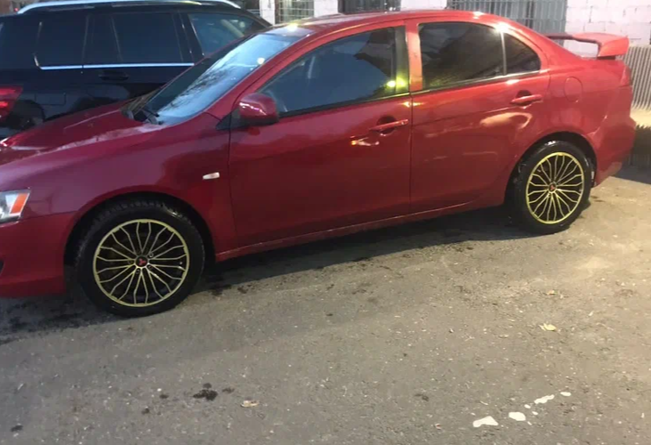 Аренда mitsubishi lancer эконом класса 2007 года в городе Москва от 1800 руб./сутки, передний привод, двигатель: бензин, объем 2 литра, ОСАГО (Впишу в полис), без водителя, недорого - RentRide