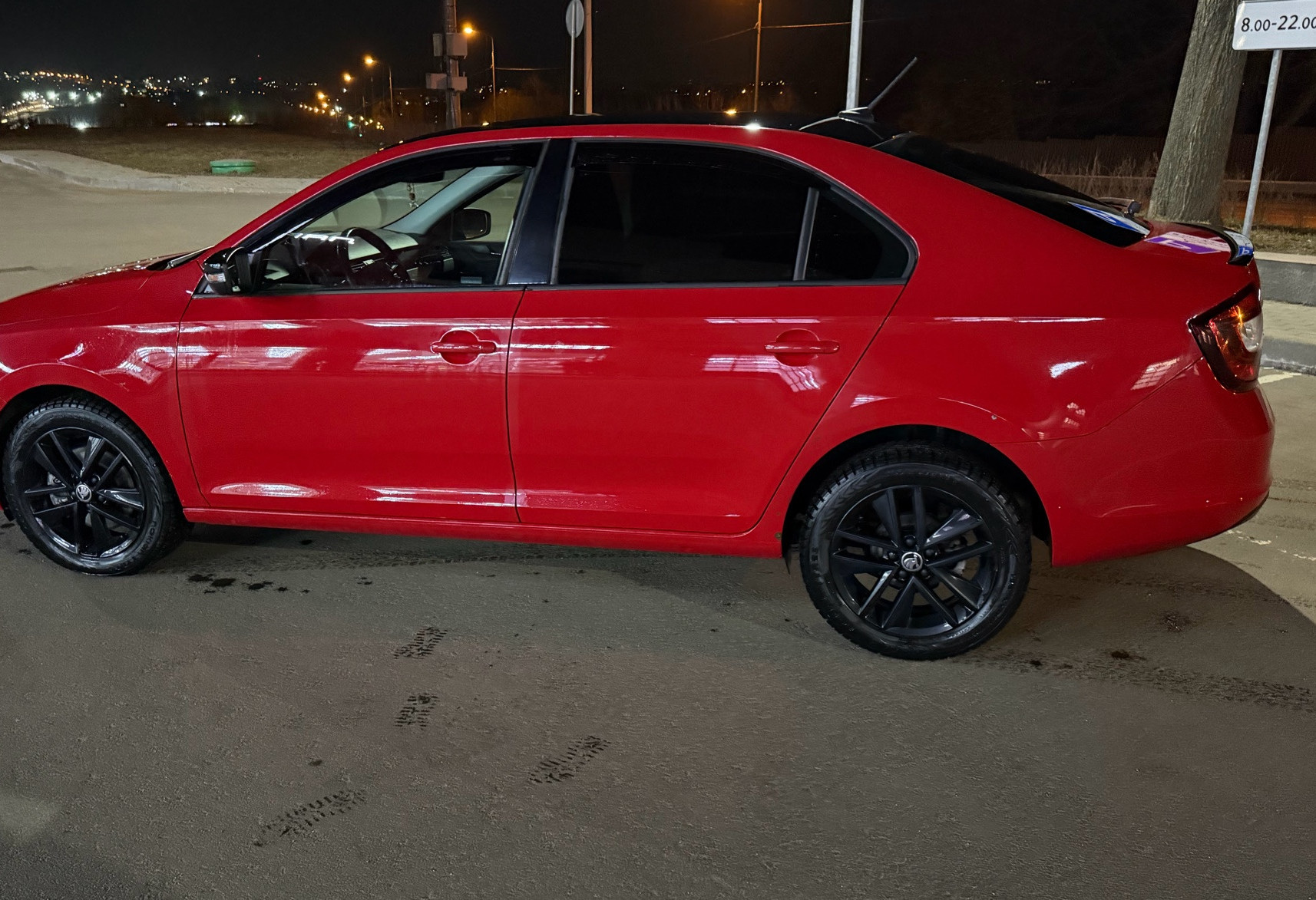 Аренда skoda rapid 2019 года в городе Москва Алтуфьево от 2800 руб./сутки, передний привод, двигатель: бензин, объем 1.6 литров, ОСАГО (Мультидрайв), без водителя, недорого, вид 4 - RentRide