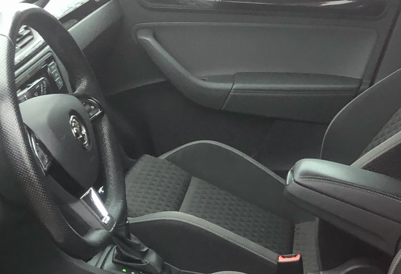 Аренда skoda rapid 2019 года в городе Москва Алтуфьево от 2800 руб./сутки, передний привод, двигатель: бензин, объем 1.6 литров, ОСАГО (Мультидрайв), без водителя, недорого, вид 5 - RentRide