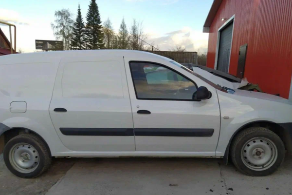 Прокат авто lada largus эконом класса 2014 года в городе Москва от 1500 руб./сутки, передний привод, ОСАГО (Впишу в полис), без водителя, недорого - RentRide