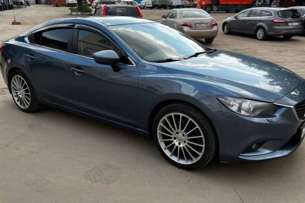 Прокат авто mazda 6 комфорт класса 2013 года в городе Москва от 3000 руб./сутки, передний привод, двигатель: бензин, объем 2 литра, ОСАГО (Впишу в полис), без водителя, недорого - RentRide