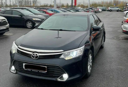 Аренда toyota camry комфорт класса 2016 года в городе Москва от 3400 руб./сутки, передний привод, двигатель: бензин, объем 2 литра, ОСАГО (Впишу в полис), без водителя, недорого - RentRide
