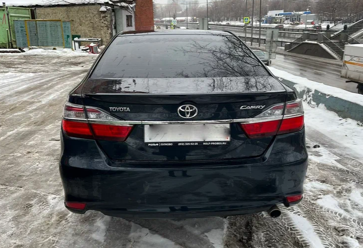 Аренда toyota camry комфорт класса 2016 года в городе Москва от 3400 руб./сутки, передний привод, двигатель: бензин, объем 2 литра, ОСАГО (Впишу в полис), без водителя, недорого, вид 2 - RentRide