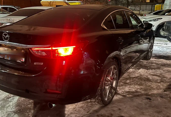 Аренда mazda 6 комфорт класса 2017 года в городе Москва от 3600 руб./сутки, передний привод, двигатель: бензин, объем 2.5 литров, ОСАГО (Впишу в полис), без водителя, недорого, вид 2 - RentRide