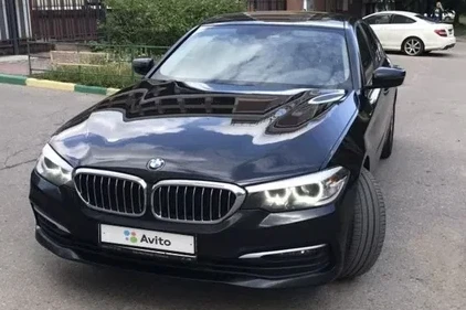 Прокат авто bmw 5-serii бизнес класса 2019 года в городе Москва от 5100 руб./сутки, задний привод, двигатель: дизель, объем 2 литра, ОСАГО (Впишу в полис), без водителя, недорого - RentRide