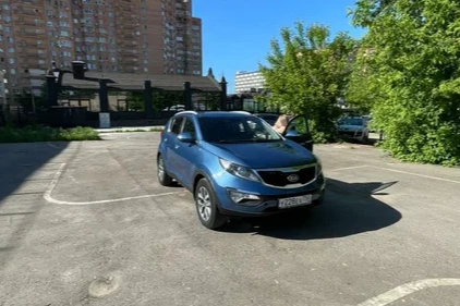 Прокат авто kia sportage эконом класса 2014 года в городе Москва от 3000 руб./сутки, полный привод, двигатель: бензин, объем 2 литра, ОСАГО (Впишу в полис), без водителя, недорого - RentRide