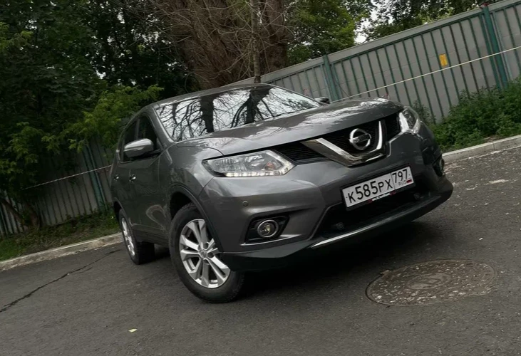 Аренда nissan x-trail комфорт класса 2017 года в городе Москва от 3400 руб./сутки, полный привод, двигатель: бензин, объем 2 литра, ОСАГО (Впишу в полис), без водителя, недорого, вид 2 - RentRide