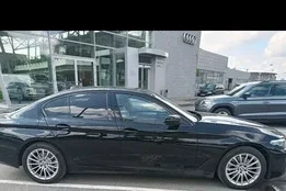 Прокат авто bmw 5-serii бизнес класса 2021 года в городе Москва от 6900 руб./сутки, задний привод, двигатель: дизель, объем 2 литра, ОСАГО (Впишу в полис), без водителя, недорого - RentRide