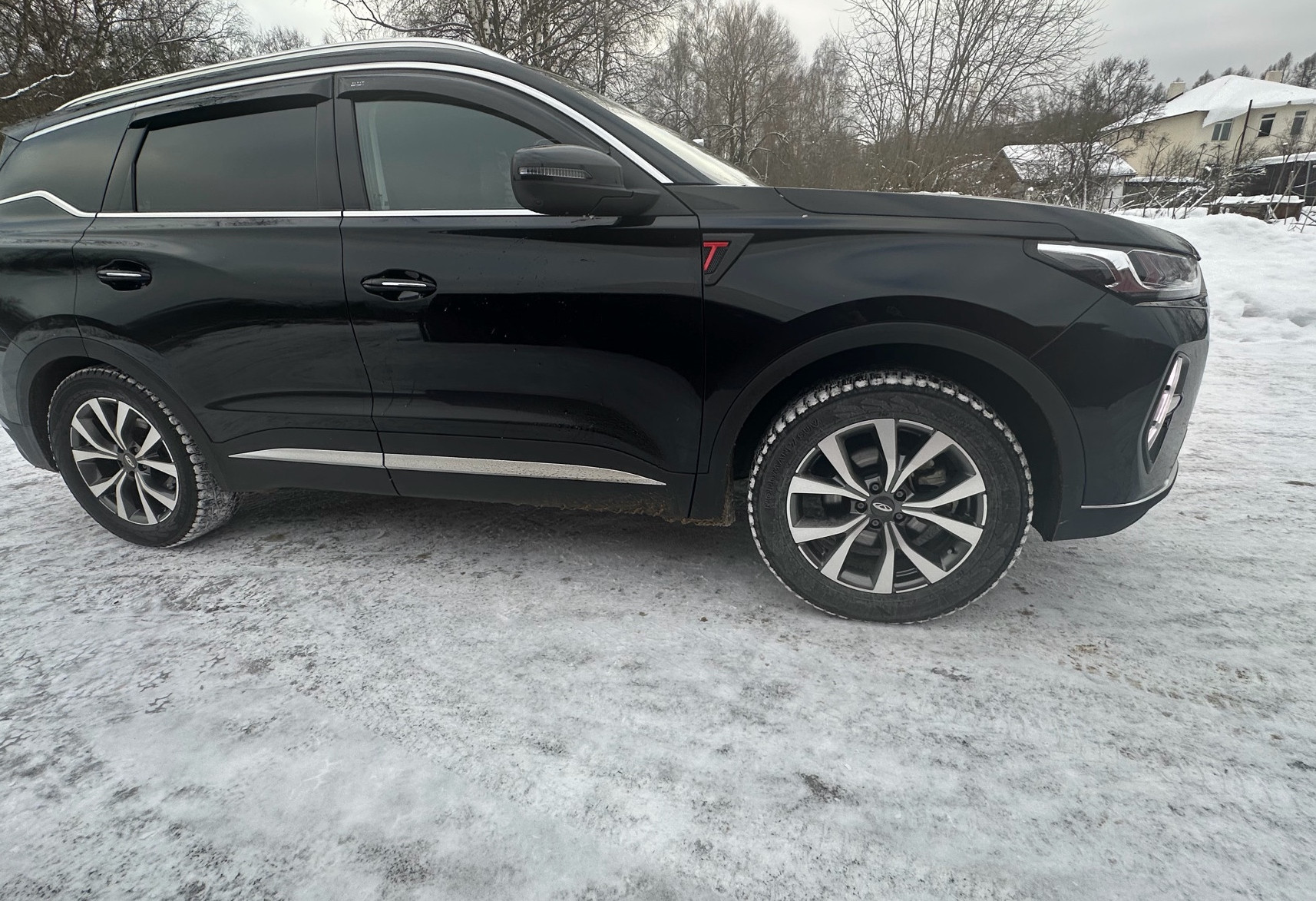 Аренда chery tiggo-7-pro-max стандарт класса 2023 года в городе Москва Алтуфьево от 4000 руб./сутки, передний привод, двигатель: бензин, объем 1.5 литров, ОСАГО (Мультидрайв), без водителя, недорого, вид 3 - RentRide