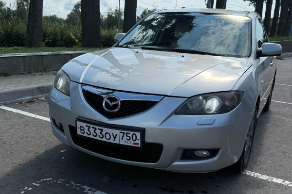 Прокат авто mazda 3 эконом класса 2008 года в городе Москва Алтуфьево от 2000 руб./сутки, передний привод, двигатель: бензин, объем 1.6 литров, ОСАГО (Мультидрайв), без водителя, недорого - RentRide
