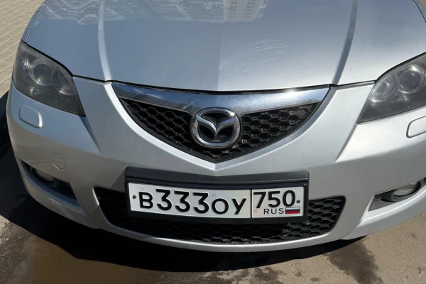 Прокат авто mazda 3 эконом класса 2008 года в городе Москва Алтуфьево от 2000 руб./сутки, передний привод, двигатель: бензин, объем 1.6 литров, ОСАГО (Мультидрайв), без водителя, недорого - RentRide