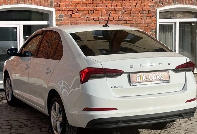 Аренда skoda rapid стандарт класса 2022 года в городе Москва Нагорная от 3600 руб./сутки, передний привод, двигатель: бензин, объем 1.6 литров, ОСАГО (Впишу в полис), без водителя, недорого, вид 4 - RentRide