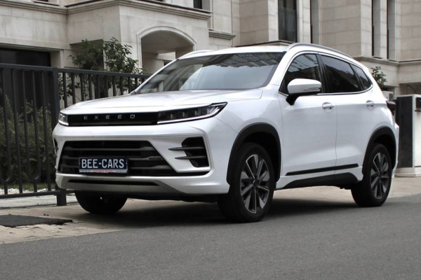 Прокат авто exeed lx бизнес класса 2023 года в городе Москва Матвеевское от 5900 руб./сутки, передний привод, двигатель: бензин, объем 1.5 литров, каско (Мультидрайв), ОСАГО (Мультидрайв), без водителя, недорого - RentRide