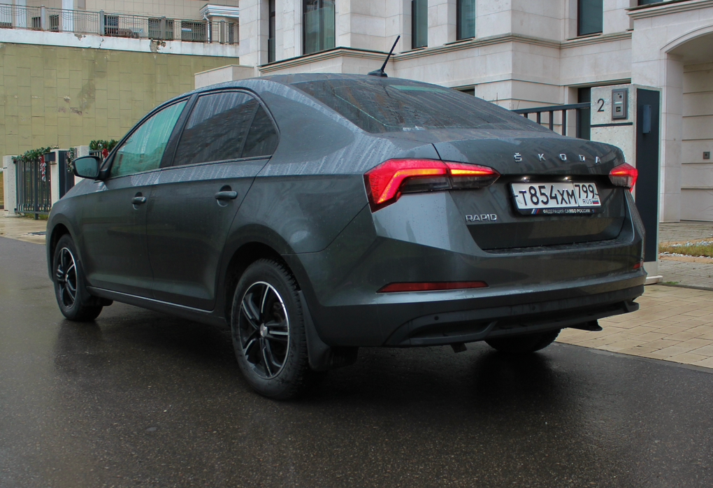 Аренда skoda rapid стандарт класса 2021 года в городе Москва Славянский бульвар от 3000 руб./сутки, передний привод, двигатель: бензин, объем 1.6 литров, каско (Мультидрайв), ОСАГО (Мультидрайв), без водителя, недорого, вид 8 - RentRide