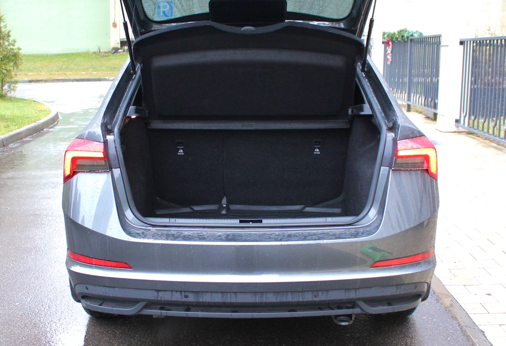 Аренда skoda rapid стандарт класса 2021 года в городе Москва Славянский бульвар от 3000 руб./сутки, передний привод, двигатель: бензин, объем 1.6 литров, каско (Мультидрайв), ОСАГО (Мультидрайв), без водителя, недорого, вид 10 - RentRide