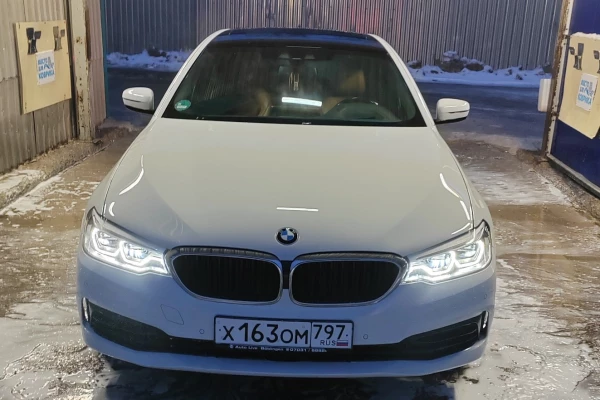 Прокат авто bmw 5-serii бизнес класса 2019 года в городе Пушкино от 5600 руб./сутки, полный привод, двигатель: дизель, объем 2 литра, ОСАГО (Впишу в полис), без водителя, недорого - RentRide