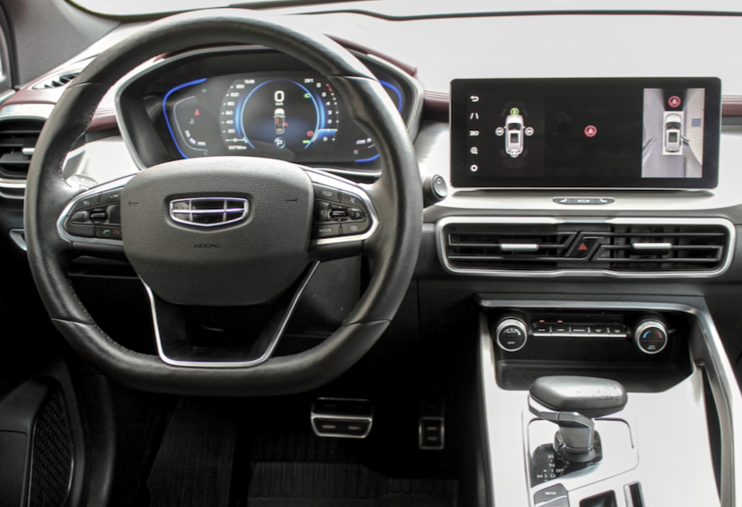 Аренда geely coolray стандарт класса 2023 года в городе Москва Славянский бульвар от 3800 руб./сутки, передний привод, двигатель: бензин, объем 1.5 литров, каско (Мультидрайв), ОСАГО (Мультидрайв), без водителя, недорого, вид 3 - RentRide