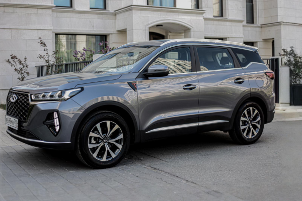 Прокат авто chery tiggo-7-pro-max бизнес класса 2023 года в городе Москва Славянский бульвар от 5900 руб./сутки, передний привод, двигатель: бензин, объем 1.5 литров, каско (Мультидрайв), ОСАГО (Мультидрайв), без водителя, недорого - RentRide