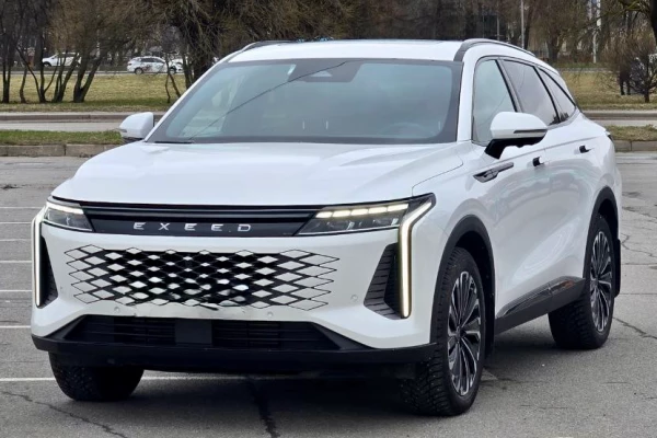 Прокат авто exeed rx бизнес класса 2023 года в городе Санкт-Петербург Звёздная от 6400 руб./сутки, полный привод, двигатель: бензин, объем 2 литра, каско (Мультидрайв), ОСАГО (Мультидрайв), без водителя, недорого - RentRide