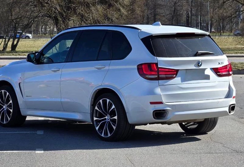 Аренда bmw x5 2018 года в городе Москва от 10800 руб./сутки, полный привод, двигатель: дизель, объем 3 литра, каско (Впишу в полис), ОСАГО (Впишу в полис), без водителя, недорого, вид 2 - RentRide