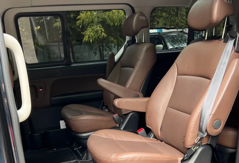 Аренда hyundai h1 2020 года в городе Москва Строгино от 10000 руб./сутки, задний привод, двигатель: дизель, объем 2.5 литров, каско (Мультидрайв), ОСАГО (Мультидрайв), без водителя, недорого, вид 4 - RentRide