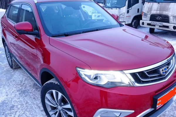 Прокат авто geely atlas стандарт класса 2020 года в городе Москва Коломенская от 4000 руб./сутки, полный привод, двигатель: бензин, объем 2.4 литра, ОСАГО (Впишу в полис), без водителя, недорого - RentRide