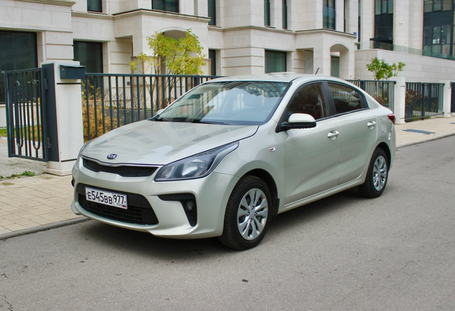 Аренда kia rio эконом класса 2020 года в городе Москва Матвеевское от 2800 руб./сутки, передний привод, двигатель: бензин, объем 1.6 литров, каско (Мультидрайв), ОСАГО (Мультидрайв), без водителя, недорого - RentRide