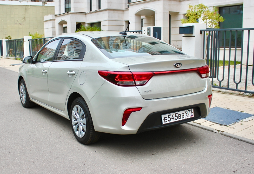 Аренда kia rio эконом класса 2020 года в городе Москва Матвеевское от 2800 руб./сутки, передний привод, двигатель: бензин, объем 1.6 литров, каско (Мультидрайв), ОСАГО (Мультидрайв), без водителя, недорого, вид 7 - RentRide