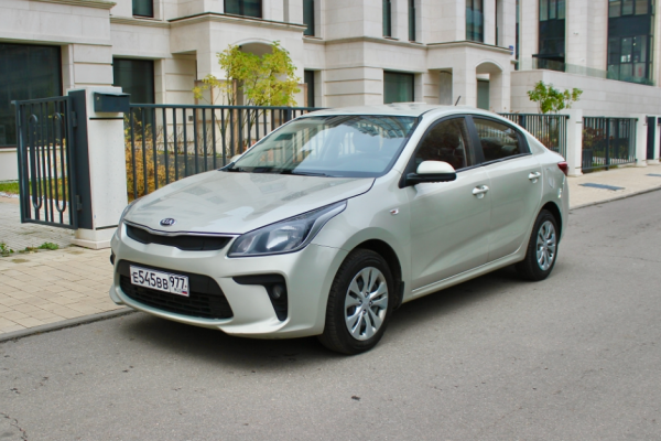 Прокат авто kia rio эконом класса 2020 года в городе Москва Матвеевское от 2800 руб./сутки, передний привод, двигатель: бензин, объем 1.6 литров, каско (Мультидрайв), ОСАГО (Мультидрайв), без водителя, недорого - RentRide