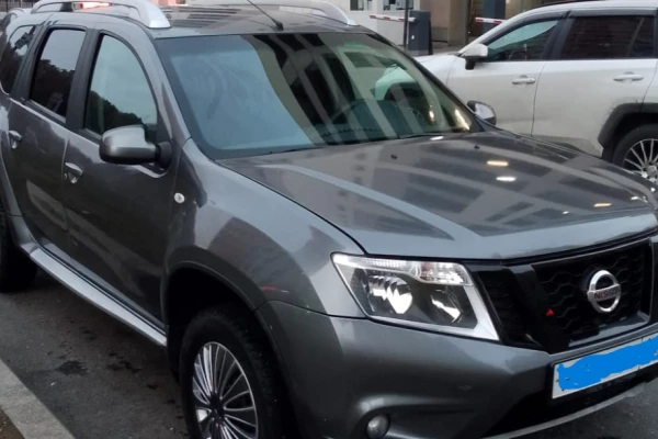 Прокат авто nissan terrano эконом класса 2020 года в городе Москва Озёрная от 2600 руб./сутки, передний привод, двигатель: бензин, объем 1.6 литров, ОСАГО (Впишу в полис), без водителя, недорого - RentRide