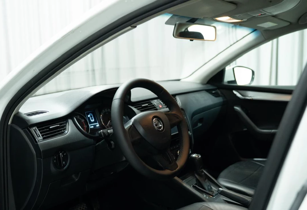 Аренда skoda octavia эконом класса 2019 года в городе Москва Ольховая от 1900 руб./сутки, передний привод, двигатель: бензин, объем 1.6 литров, ОСАГО (Мультидрайв), без водителя, недорого, вид 7 - RentRide