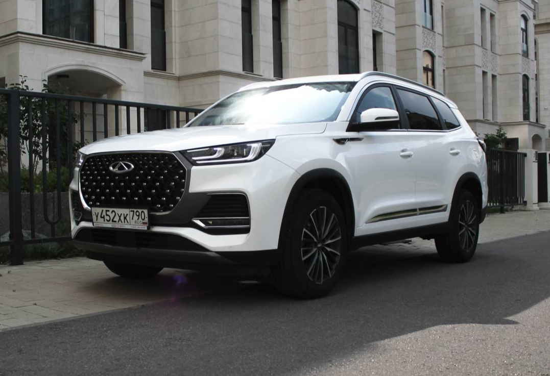 Аренда chery tiggo-8-pro-max бизнес класса 2023 года в городе Москва Матвеевское от 7500 руб./сутки, полный привод, двигатель: бензин, объем 2 литра, каско (Мультидрайв), ОСАГО (Мультидрайв), без водителя, недорого - RentRide