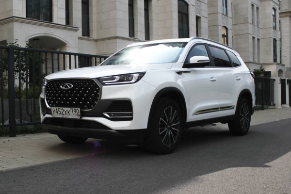 Прокат авто chery tiggo-8-pro-max бизнес класса 2023 года в городе Москва Матвеевское от 7500 руб./сутки, полный привод, двигатель: бензин, объем 2 литра, каско (Мультидрайв), ОСАГО (Мультидрайв), без водителя, недорого - RentRide