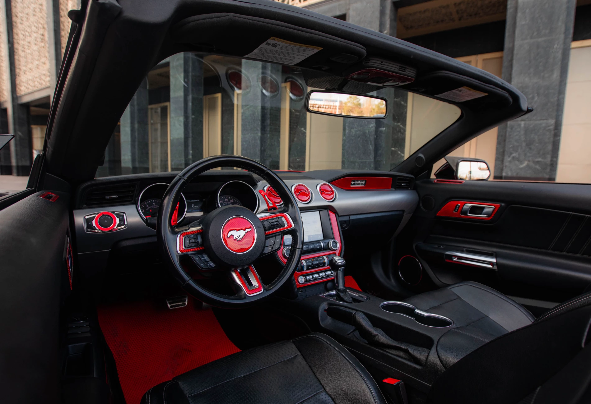Аренда ford mustang премиум класса 2019 года в городе Москва Профсоюзная от 19200 руб./сутки, задний привод, двигатель: бензин, объем 2.3 литра, ОСАГО (Впишу в полис), без водителя, недорого, вид 3 - RentRide