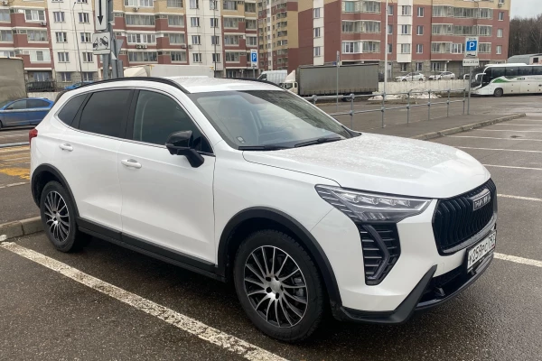Прокат авто haval jolion эконом класса 2024 года в городе Москва Пятницкое шоссе от 2680 руб./сутки, полный привод, двигатель: бензин, объем 1.5 литров, ОСАГО (Впишу в полис), без водителя, недорого - RentRide